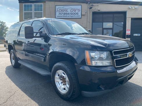 Used 2011 Chevrolet Suburban 2500 LS w/ Skid Plate Package AWD/4WD image 38