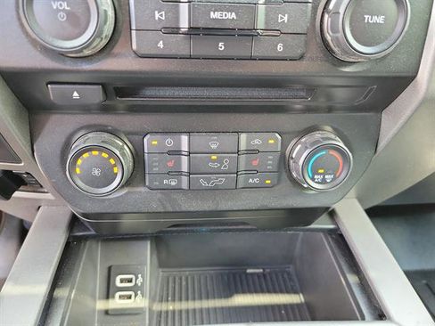 Used 2017 Ford F150 Raptor w/ Equipment Group 801A Mid AWD/4WD image 14