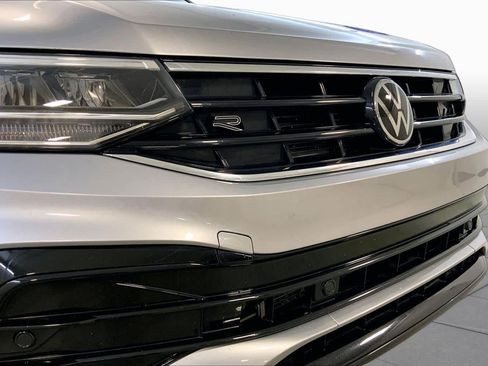 Used 2024 Volkswagen Tiguan SE R-Line AWD/4WD image 32