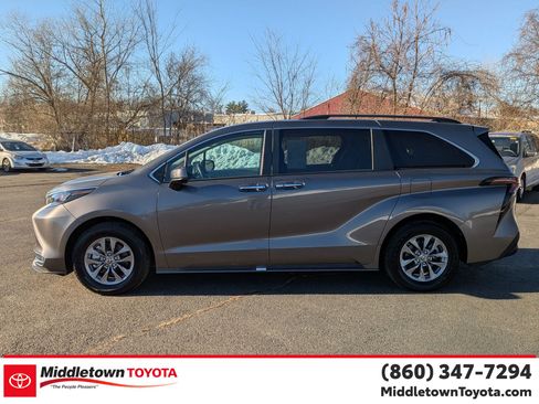 Certified 2024 Toyota Sienna XLE image 6