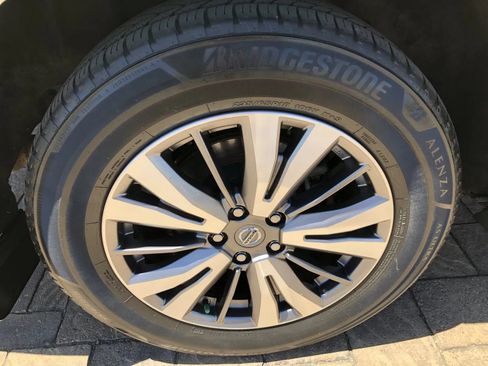Used 2019 Nissan Pathfinder SV AWD/4WD image 11