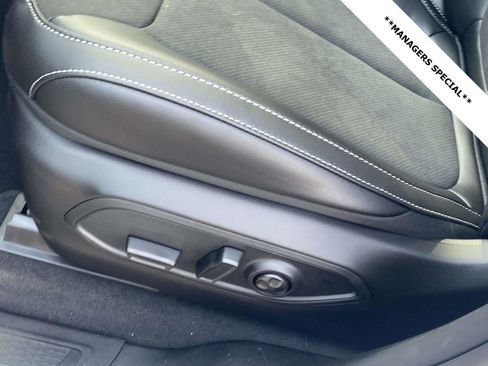 New 2025 Jeep Grand Cherokee Altitude image 17