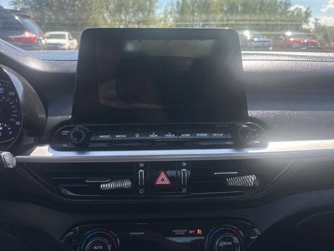 Used 2019 Kia Forte LXS FWD image 25