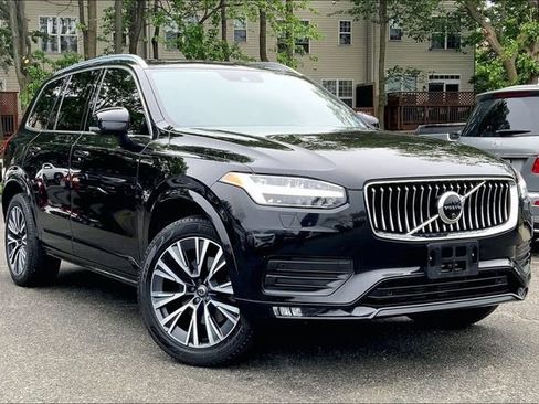 Used 2020 Volvo XC90 T6 Momentum AWD/4WD image 1