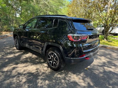Used 2024 Jeep Compass Trailhawk AWD/4WD image 4