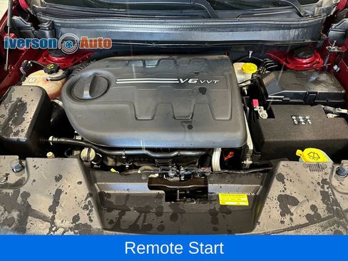 Used 2017 Jeep Cherokee Overland w/ Technology Group AWD/4WD image 11