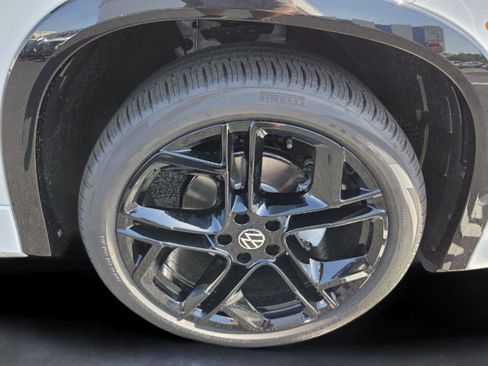 New 2026 Volkswagen Tiguan SE R-Line FWD image 7