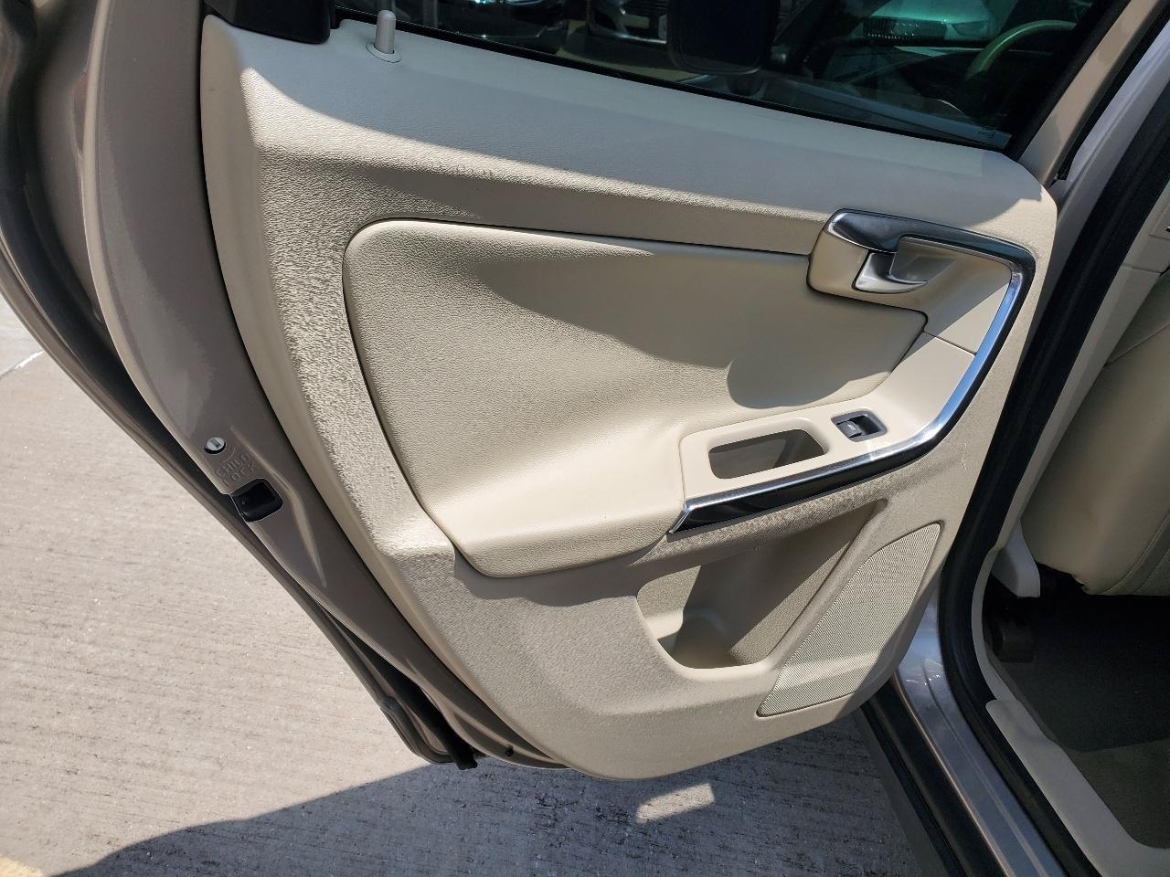Used 2013 Volvo XC60 3.2 FWD image 15