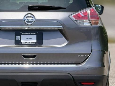 Used 2016 Nissan Rogue S AWD/4WD image 14