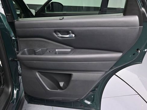 Used 2023 Nissan Pathfinder SL image 29