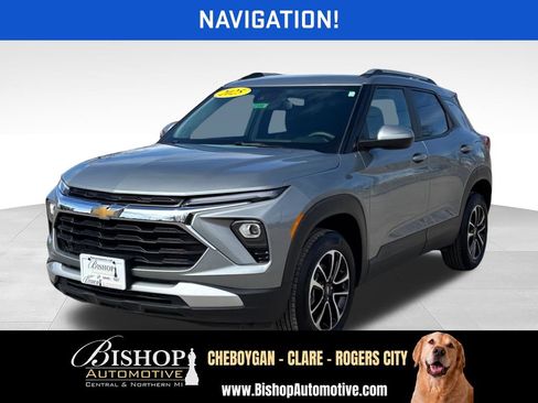 Used 2025 Chevrolet TrailBlazer LT AWD/4WD image 9