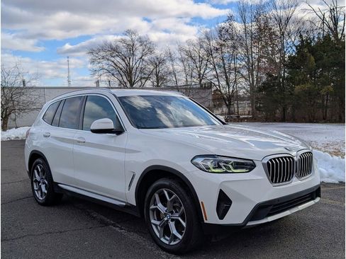 Used 2023 BMW X3 xDrive30i w/ Premium Package image 3