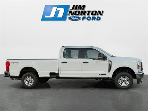 New 2026 Ford F250 XL w/ XL Chrome Package image 2