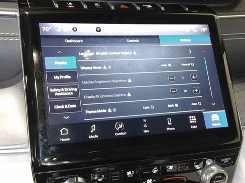 Used 2022 Jeep Grand Cherokee Overland w/ Luxury Tech Group IV AWD/4WD image 27