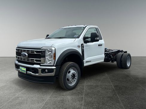 New 2026 Ford F550 4x4 Regular Cab Super Duty image 2