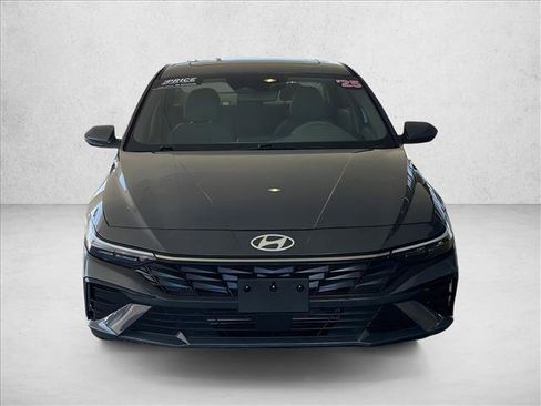 Used 2025 Hyundai Elantra SEL FWD image 7