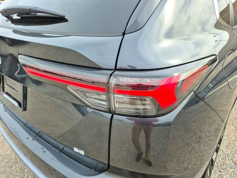 New 2026 Mitsubishi Outlander SE image 11