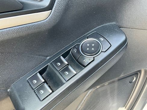 Used 2022 Ford Escape SE w/ SE Sport Appearance Package AWD/4WD image 26