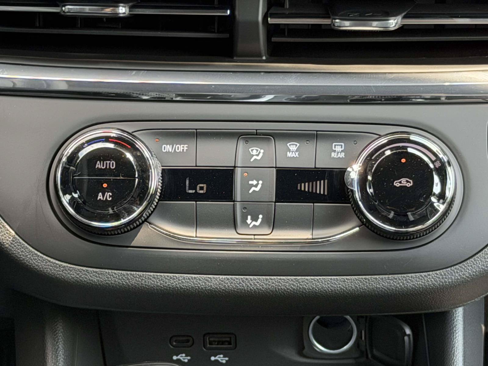 New 2026 Buick Envista Sport Touring w/ Advanced Safety Package FWD image 13