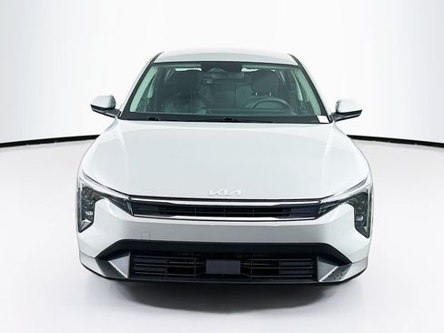 Used 2025 Kia K4 FWD image 2