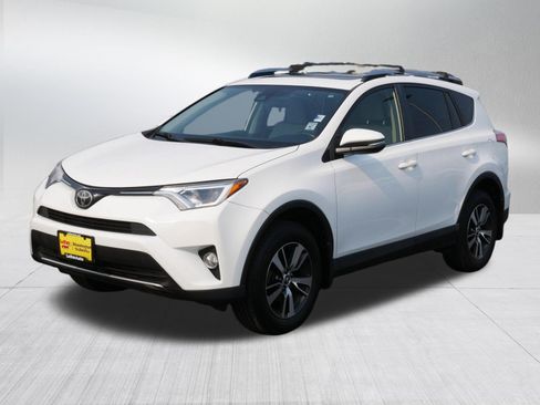Used 2017 Toyota RAV4 XLE w/ Premium Special Value Package AWD/4WD image 3