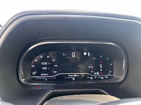 Used 2022 GMC Yukon XL SLT w/ SLT Premium Package AWD/4WD image 6