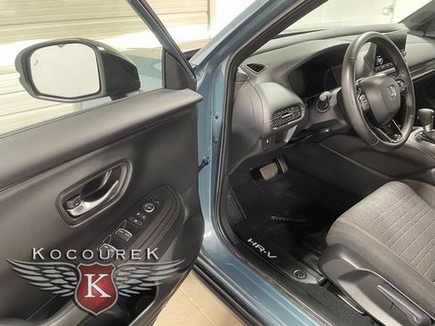 Used 2025 Honda HR-V Sport image 10