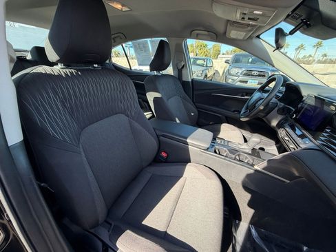 Used 2025 Toyota Camry LE image 34