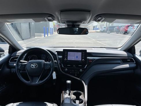 Used 2023 Toyota Camry SE FWD image 10