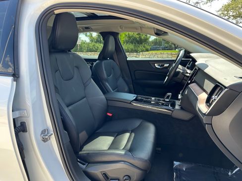 Certified 2022 Volvo S60 T8 R-Design Expression w/ Protection Package Premier image 10