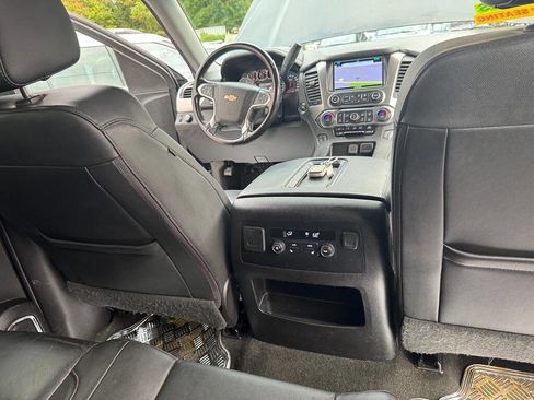 Used 2018 Chevrolet Suburban LT w/ LT Signature Package image 26