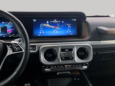 Used 2025 Mercedes-Benz G 550 image 7