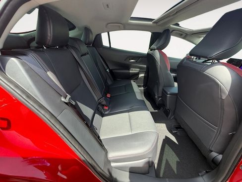 Used 2024 Toyota Prius Prime FWD image 15