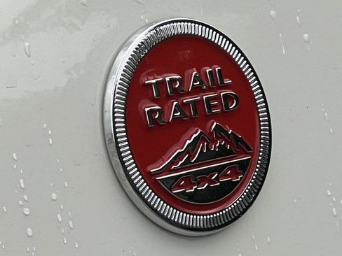 Used 2022 Jeep Renegade Trailhawk AWD/4WD image 2