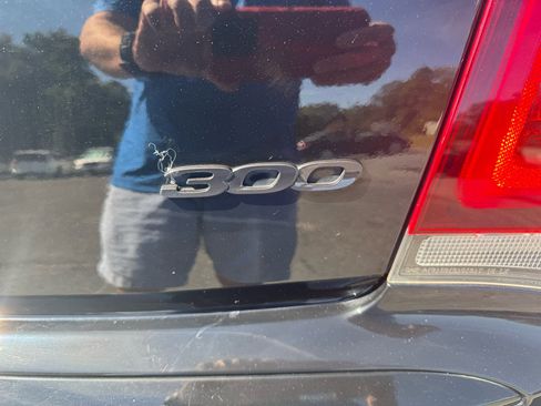 Used 2022 Chrysler 300 Touring L w/ Comfort Group image 20