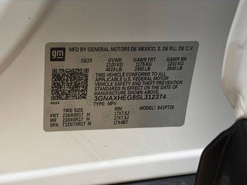 Used 2025 Chevrolet Equinox LT FWD image 29