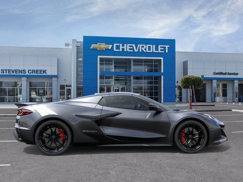 New 2027 Chevrolet Corvette Grand Sport w/ Z52 Sport Performance Package RWD image 3