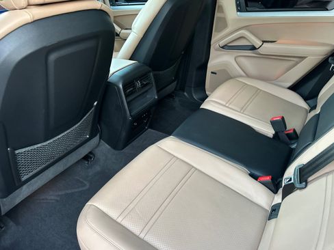 Certified 2024 Porsche Cayenne image 13