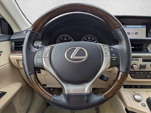 Used 2015 Lexus ES 350 w/ Luxury Package FWD image 10