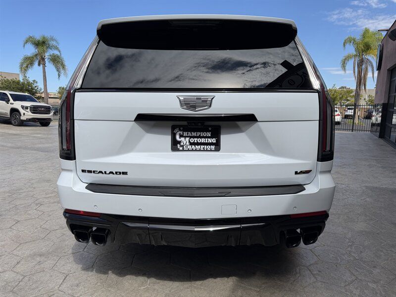 Used 2026 Cadillac Escalade V w/ LPO, ONYX Package AWD/4WD image 7