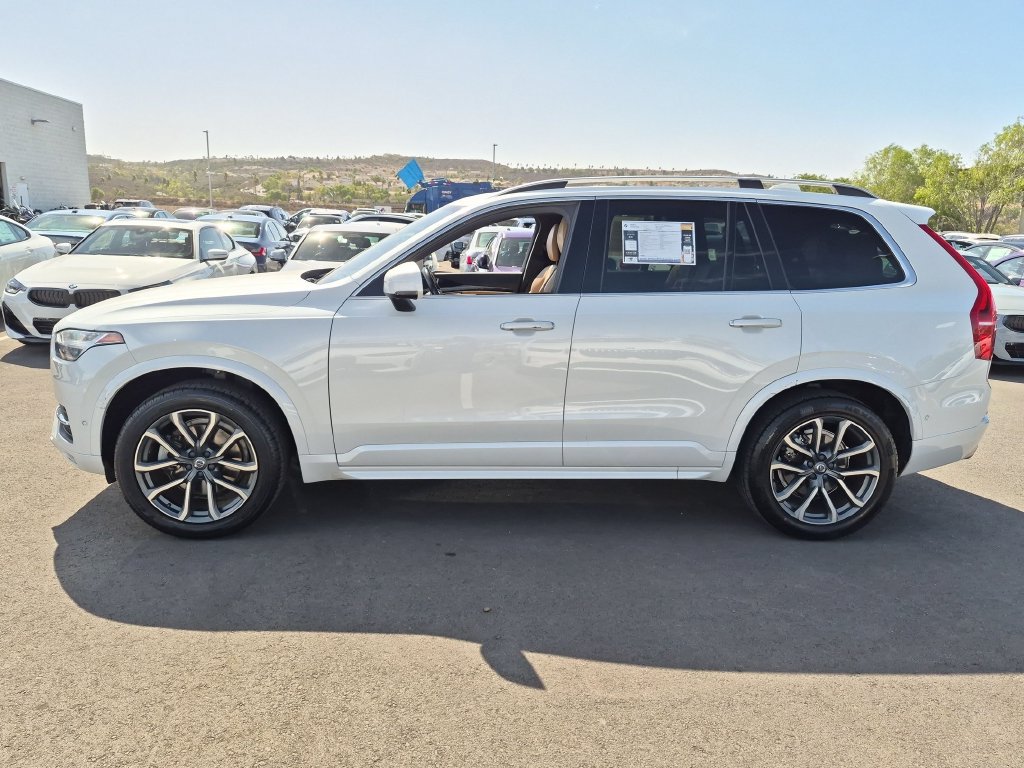 Used 2018 Volvo XC90 T6 Momentum w/ Convenience Package AWD/4WD image 5