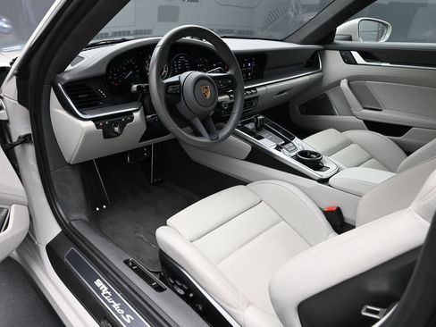 Certified 2024 Porsche 911 Turbo S AWD/4WD image 4