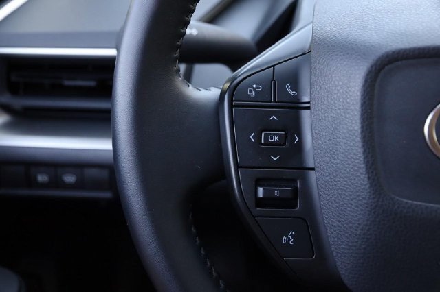 Certified 2025 Toyota Prius LE AWD/4WD image 11