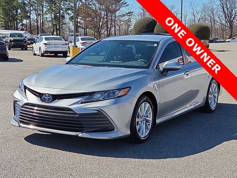 Used 2023 Toyota Camry LE image 2