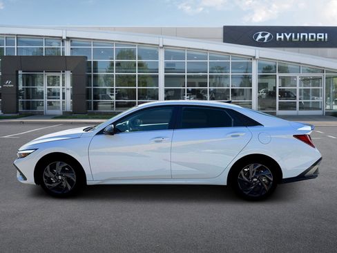 New 2026 Hyundai Elantra SEL Sport Premium FWD image 3