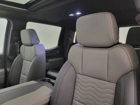 New 2026 Chevrolet Silverado 1500 ZR2 image 39