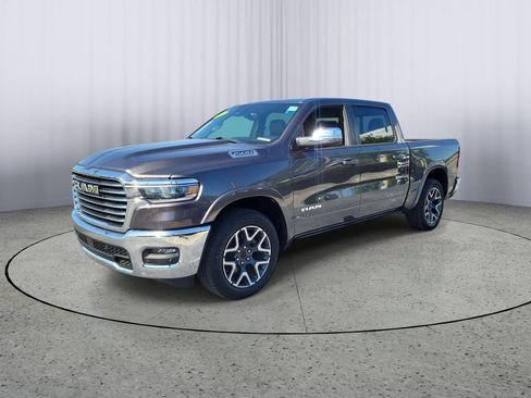 Used 2026 RAM 1500 Laramie AWD/4WD image 8