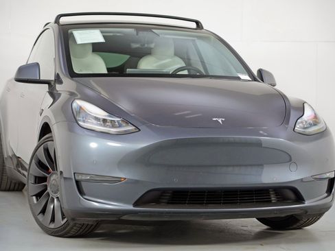 Used 2021 Tesla Model Y Performance image 4