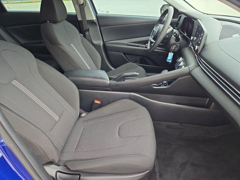 Used 2023 Hyundai Elantra SE image 29