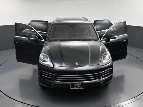 Certified 2023 Porsche Cayenne AWD/4WD image 32